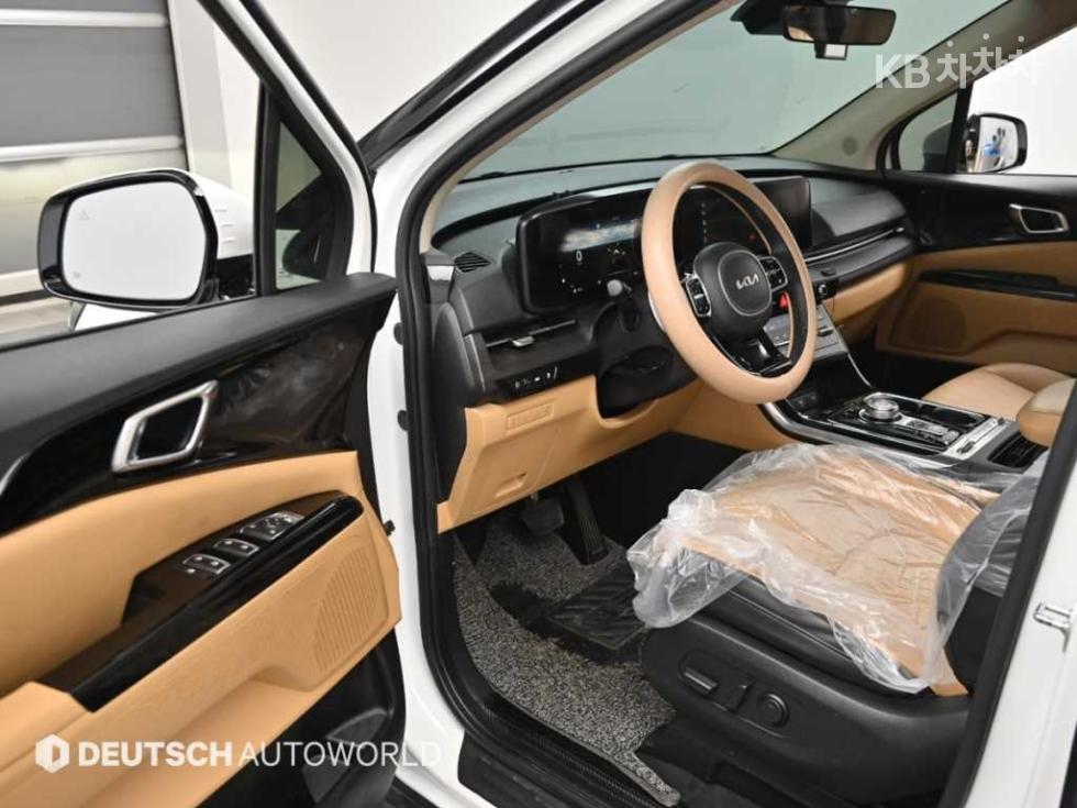 Kia Carnival — miniaturë 11