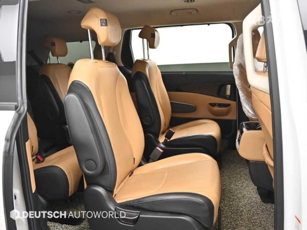 Kia Carnival — miniaturë 12