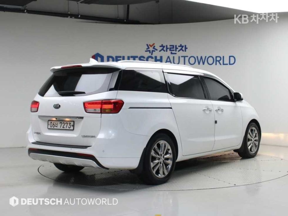 Kia Carnival — miniaturë 2
