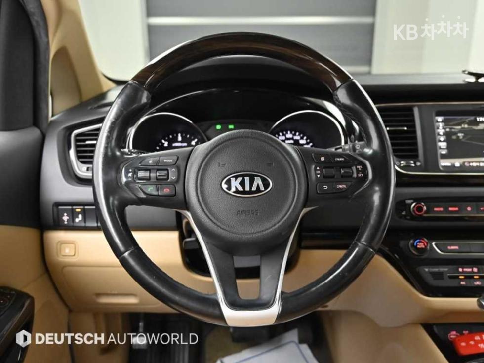 Kia Carnival — miniaturë 13