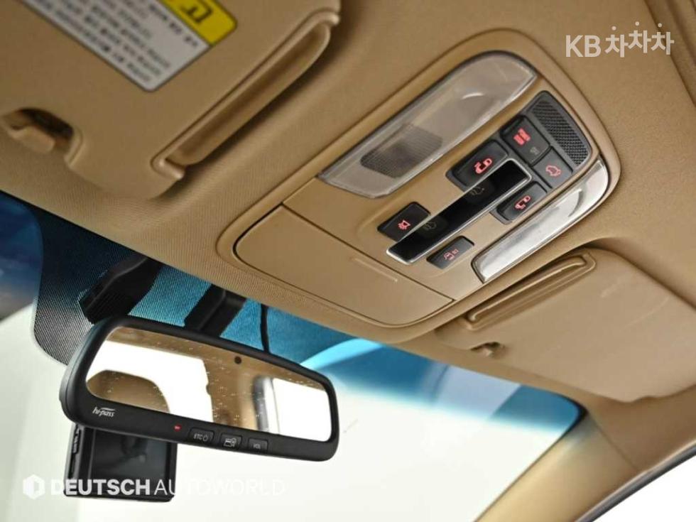 Kia Carnival — miniaturë 17