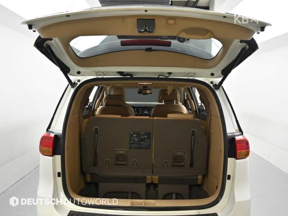Kia Carnival — miniaturë 19