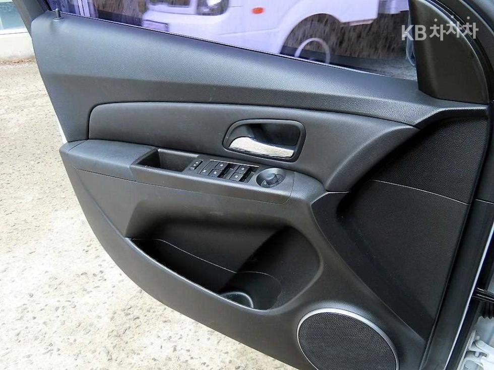 Chevrolet Cruze — miniaturë 11