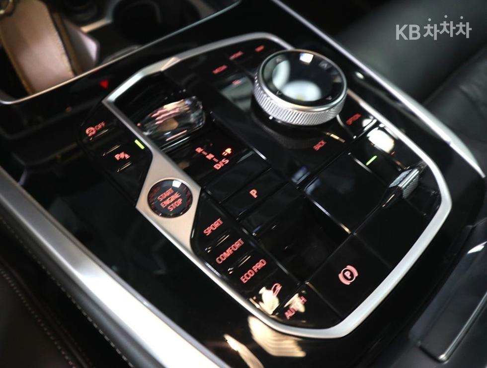 BMW X7 — miniaturë 12