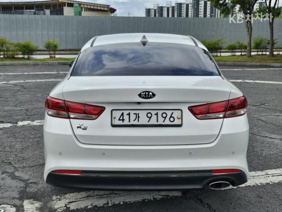 Kia K5 — miniaturë 4