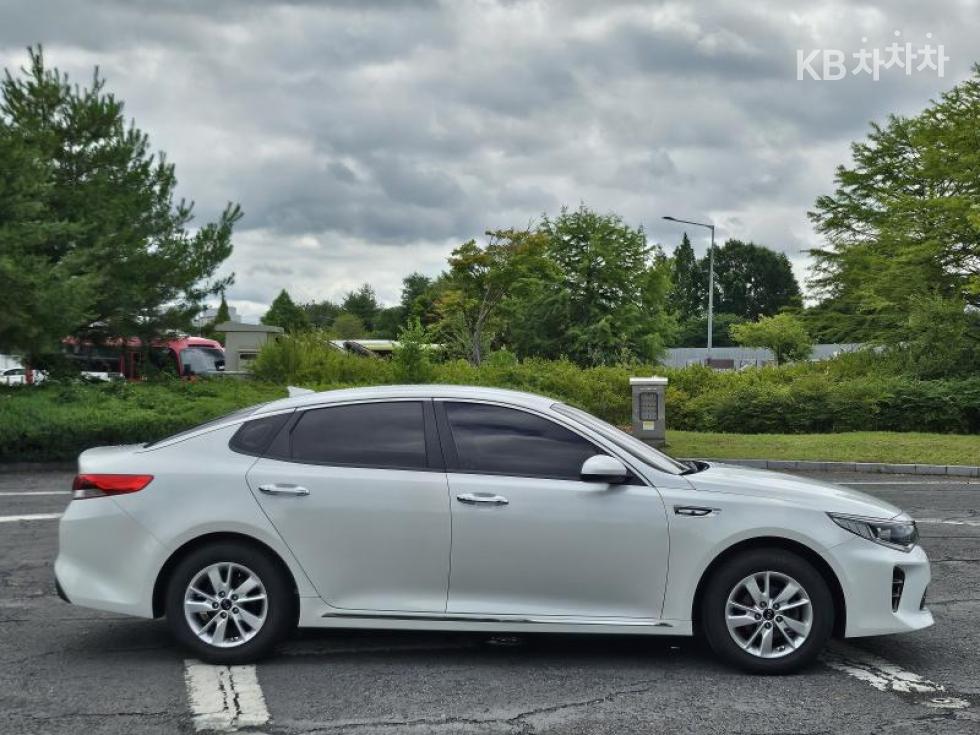 Kia K5 — miniaturë 6