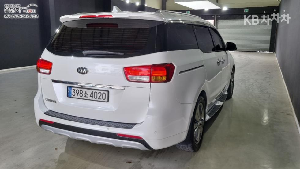 Kia Carnival — miniaturë 2