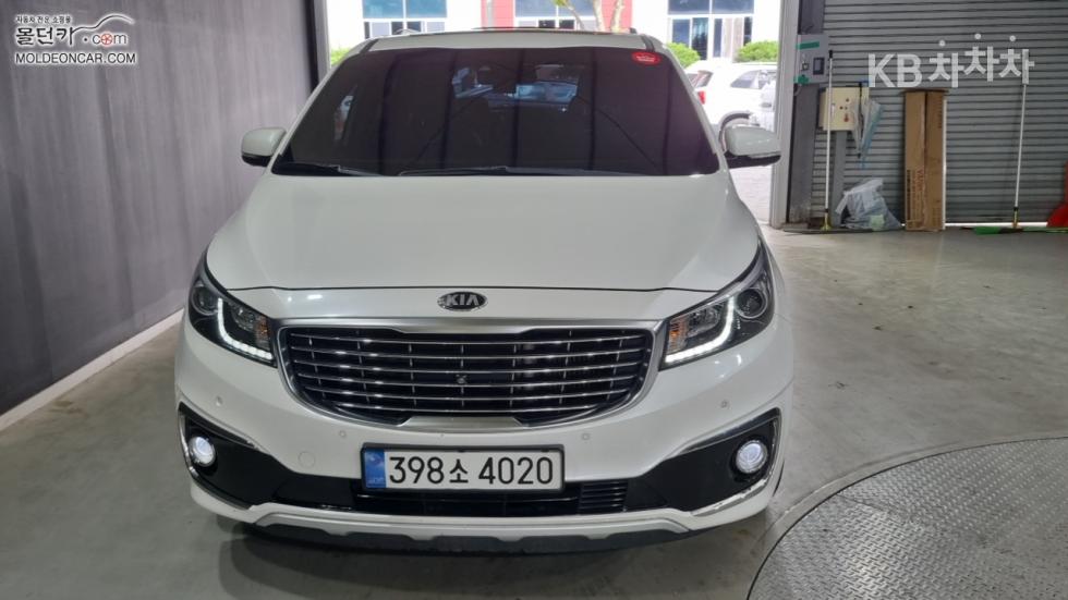 Kia Carnival — miniaturë 3