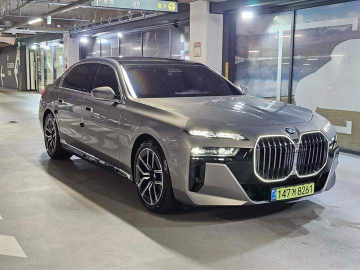 BMW 7er 740i xDrive — foto 1