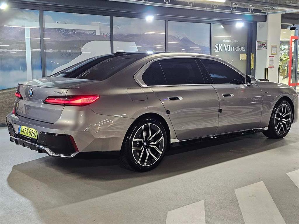 BMW 7er — miniaturë 4