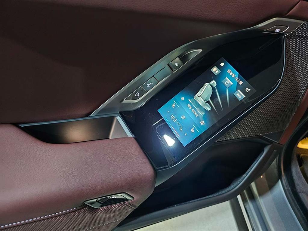 BMW 7er — miniaturë 9