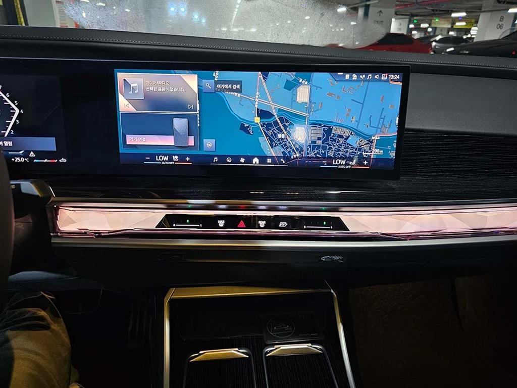 BMW 7er — miniaturë 13
