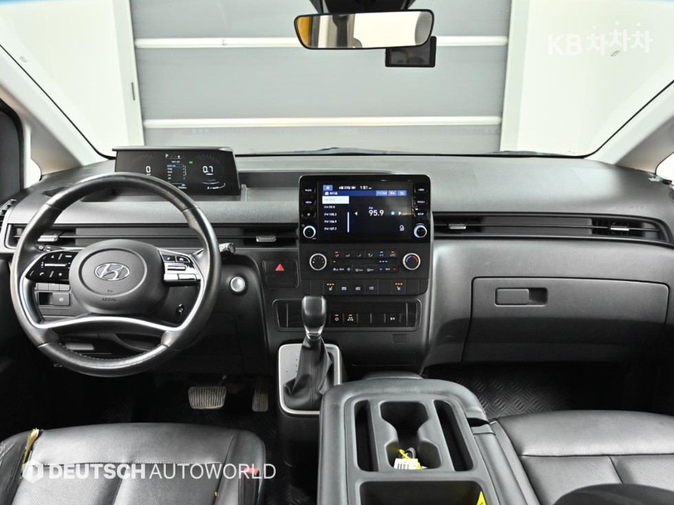 Hyundai Staria — miniaturë 7
