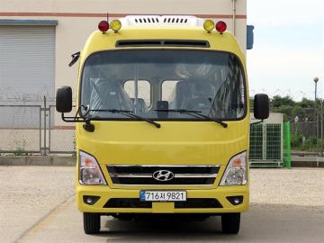 Hyundai County New Breeze children's bus, extra-long 33-seater deluxe