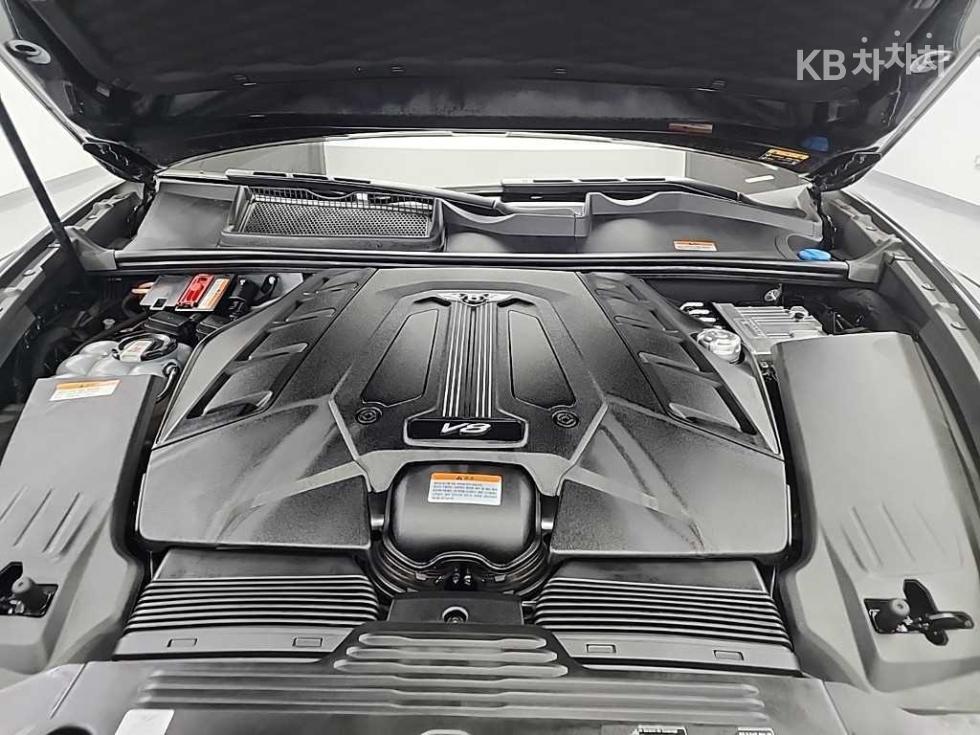 2023 Bentley Used Car photo