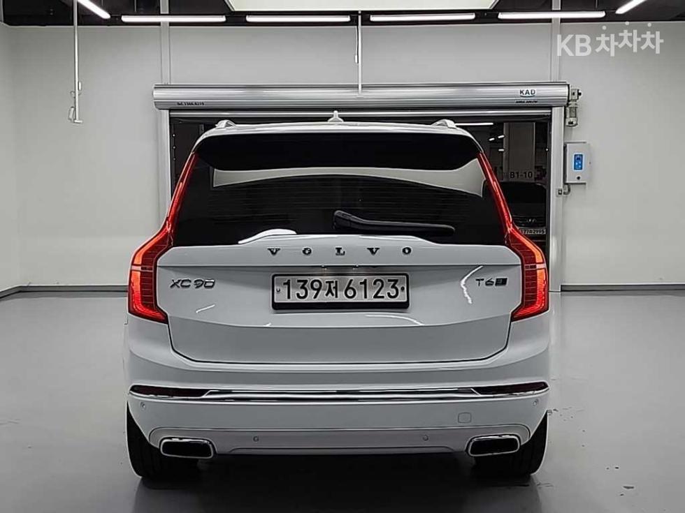 2020 Volvo XC90 photo
