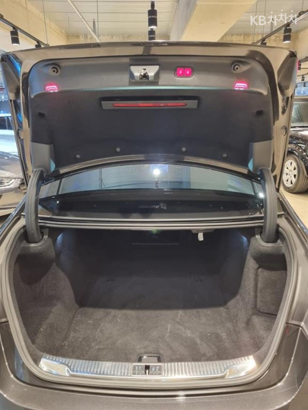 Mercedes-Benz S-klasse — miniaturë 20
