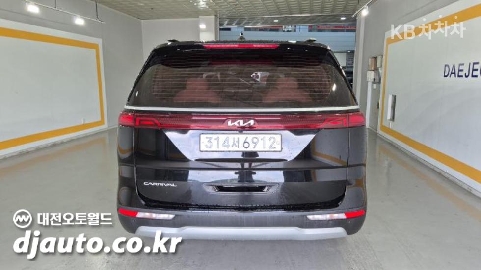 Kia Carnival — miniaturë 4