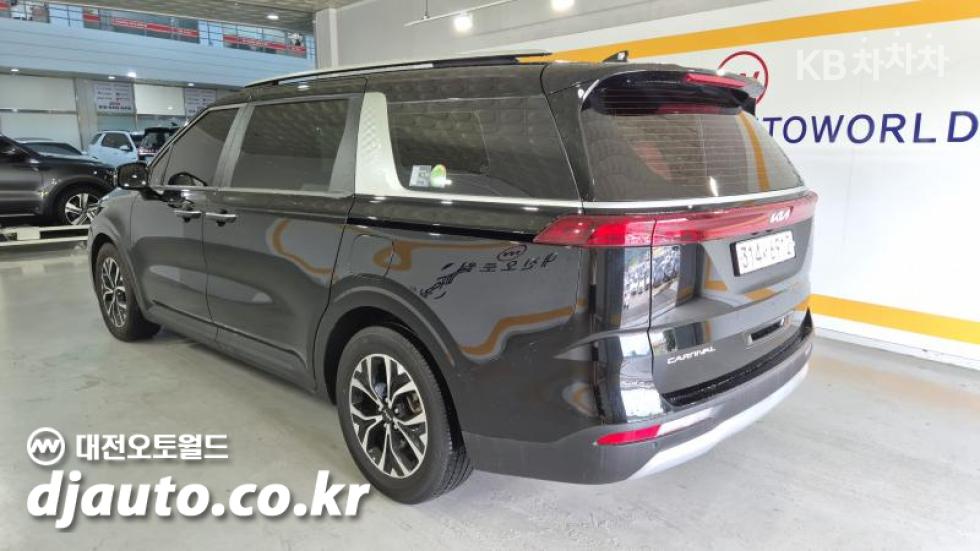 Kia Carnival — miniaturë 6