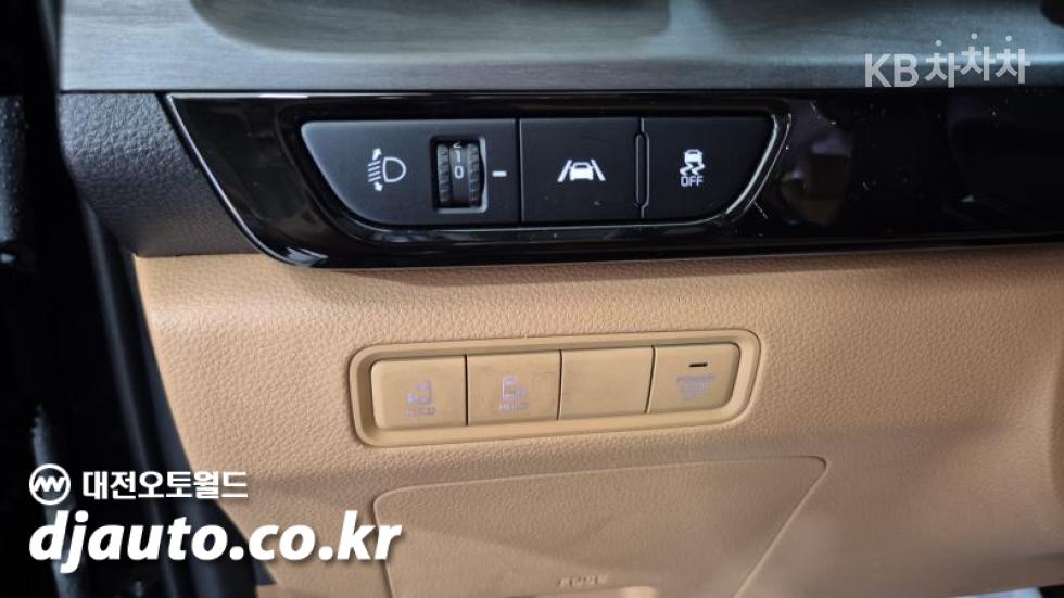 Kia Carnival — miniaturë 7