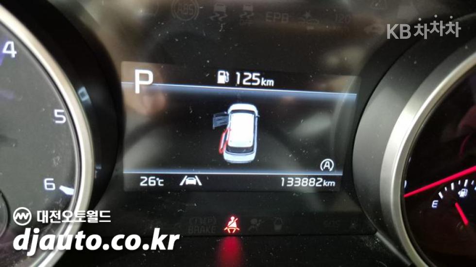 Kia Carnival — miniaturë 8