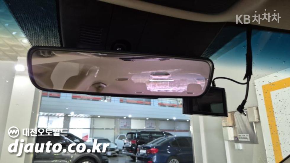 Kia Carnival — miniaturë 10