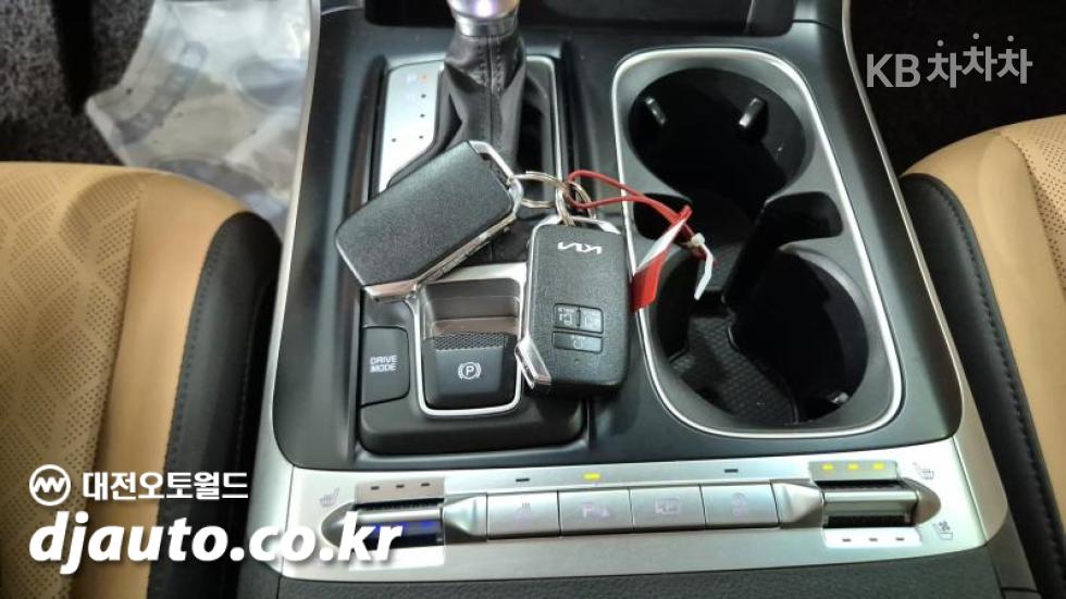 Kia Carnival — miniaturë 14