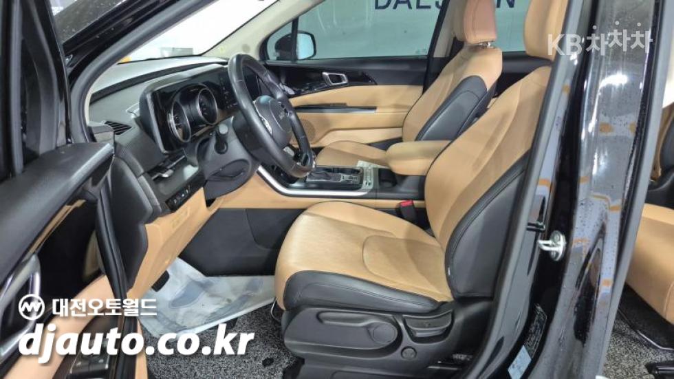 Kia Carnival — miniaturë 15