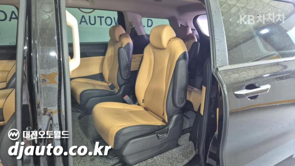 Kia Carnival — miniaturë 16