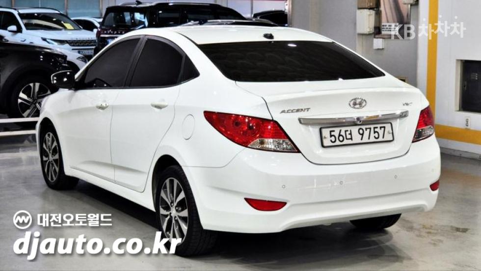 Hyundai Accent — miniaturë 3