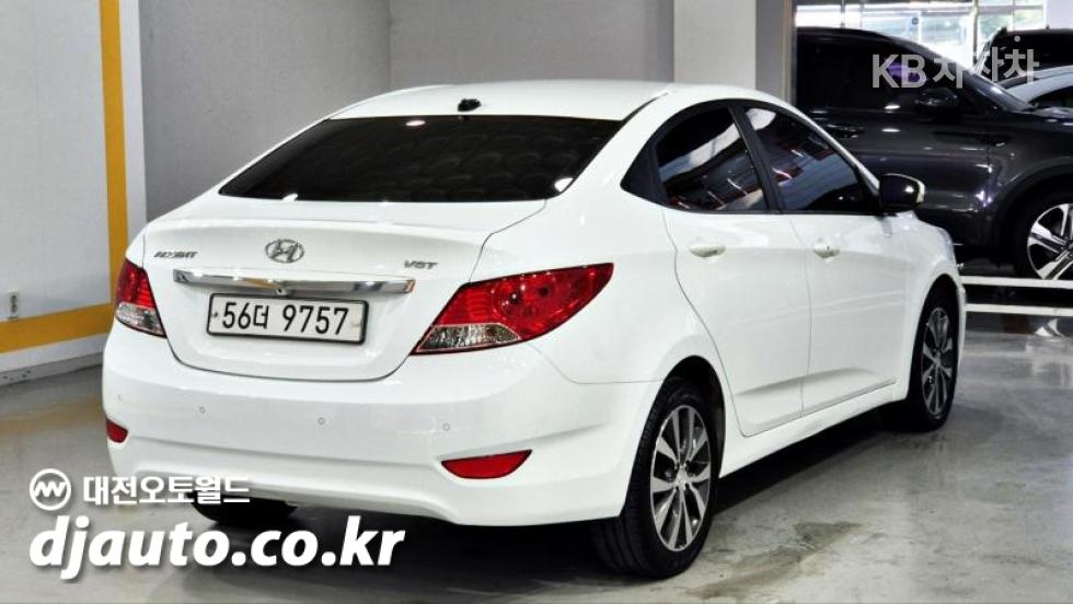 Hyundai Accent — miniaturë 4