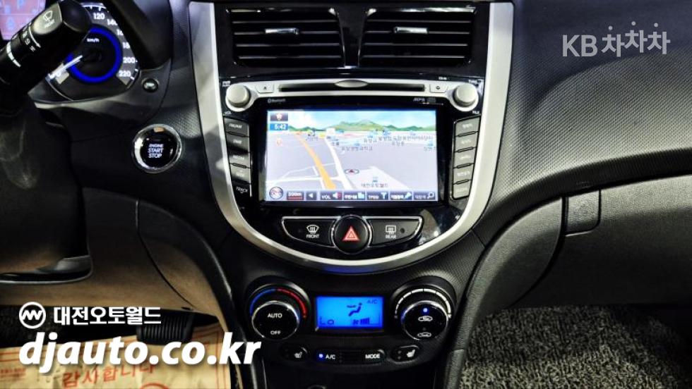Hyundai Accent — miniaturë 8