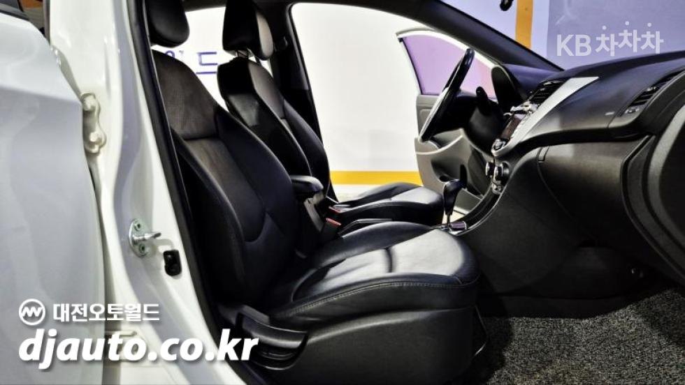 Hyundai Accent — miniaturë 15
