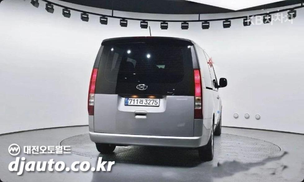 Hyundai Staria — miniaturë 4