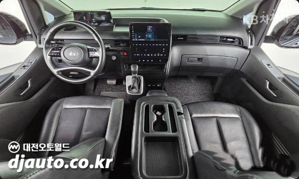 Hyundai Staria — miniaturë 7