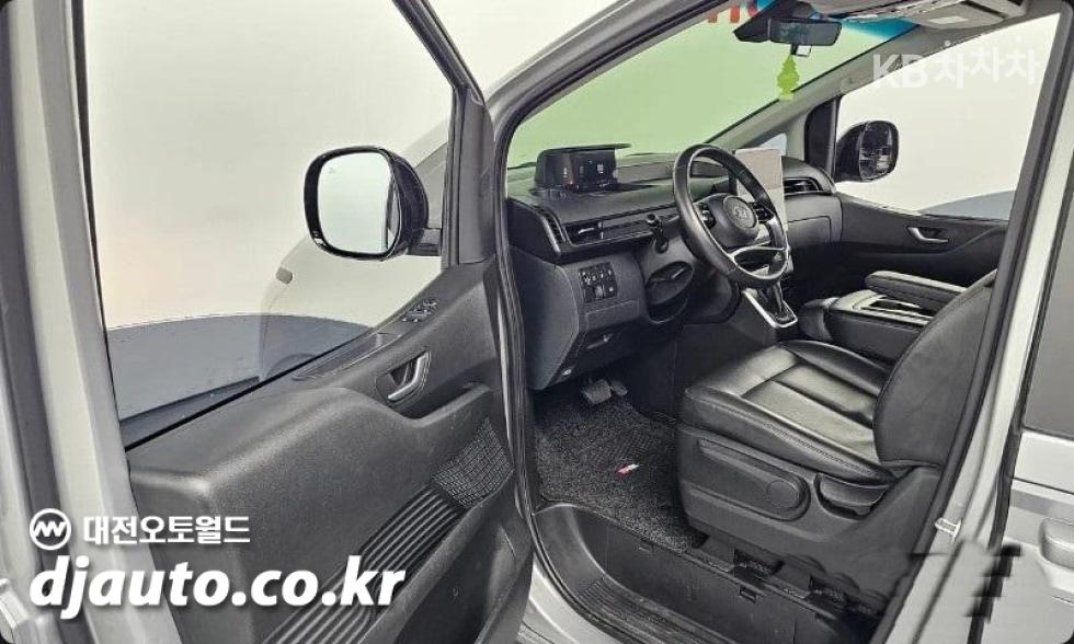 Hyundai Staria — miniaturë 9