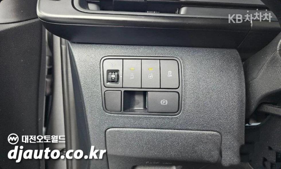 Hyundai Staria — miniaturë 18
