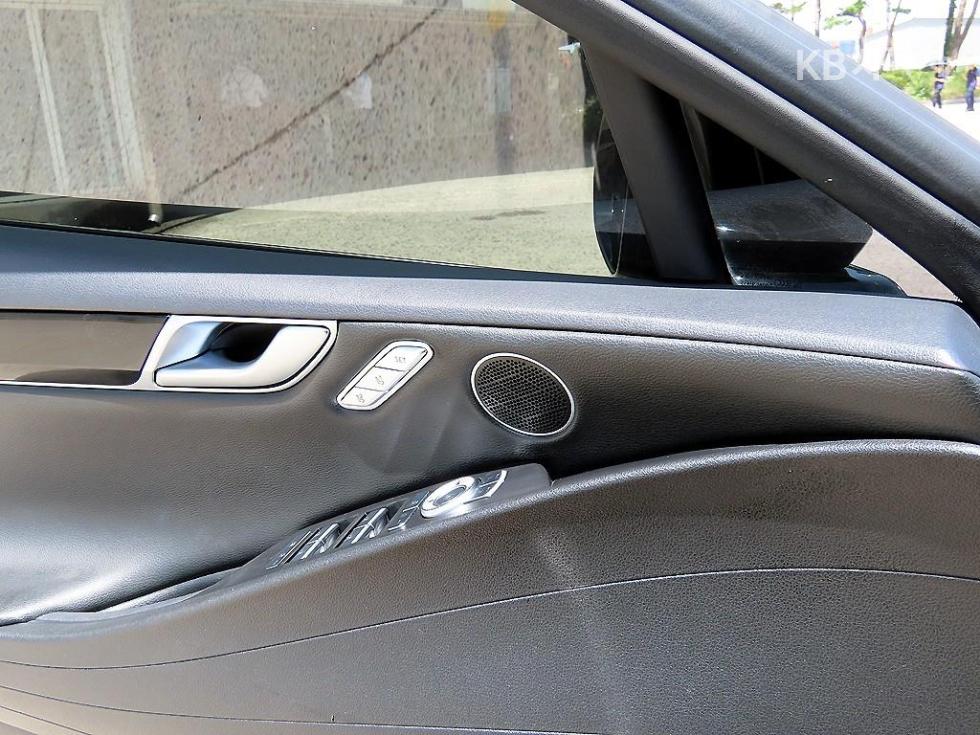 Genesis G80 — miniaturë 12