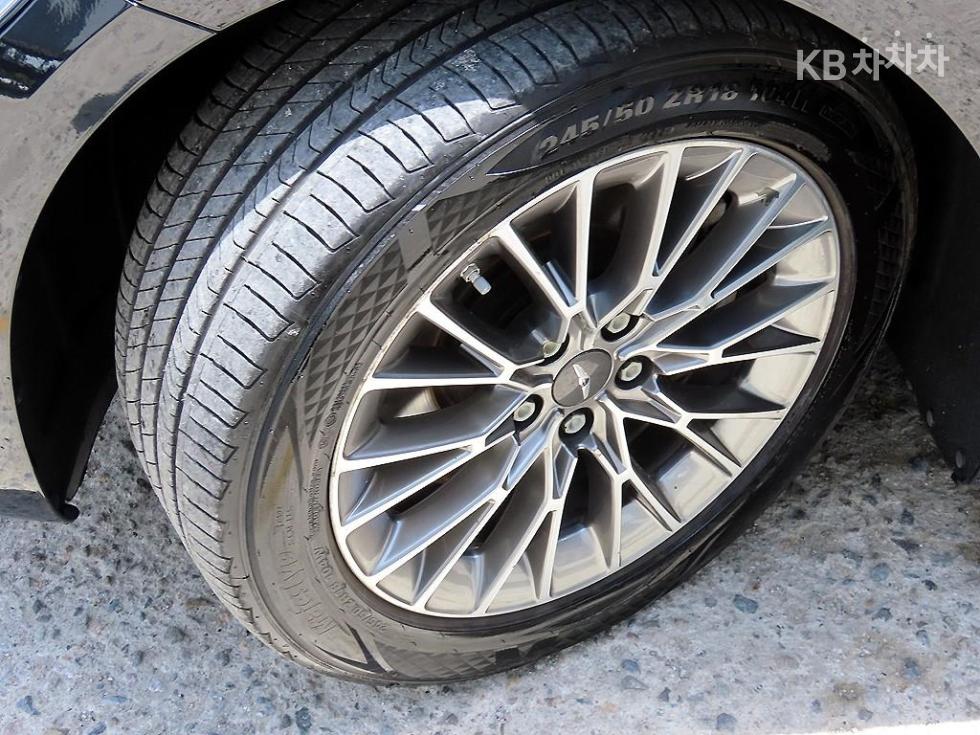 Genesis G80 — miniaturë 20