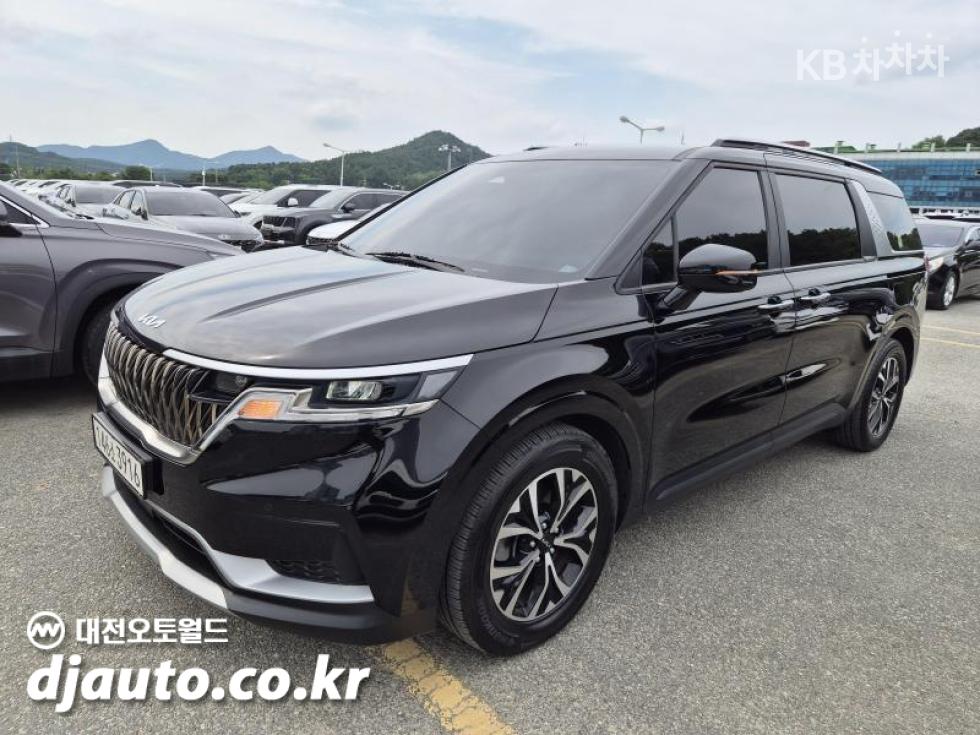 Kia Carnival — miniaturë 2