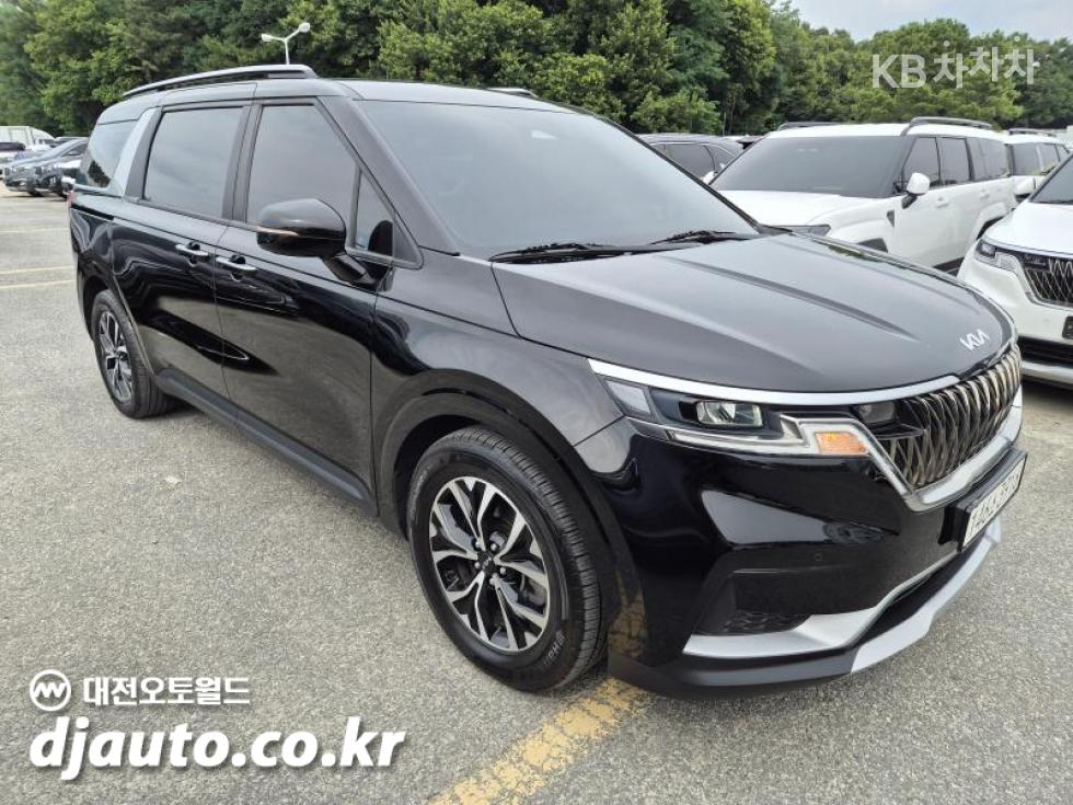 Kia Carnival — miniaturë 3