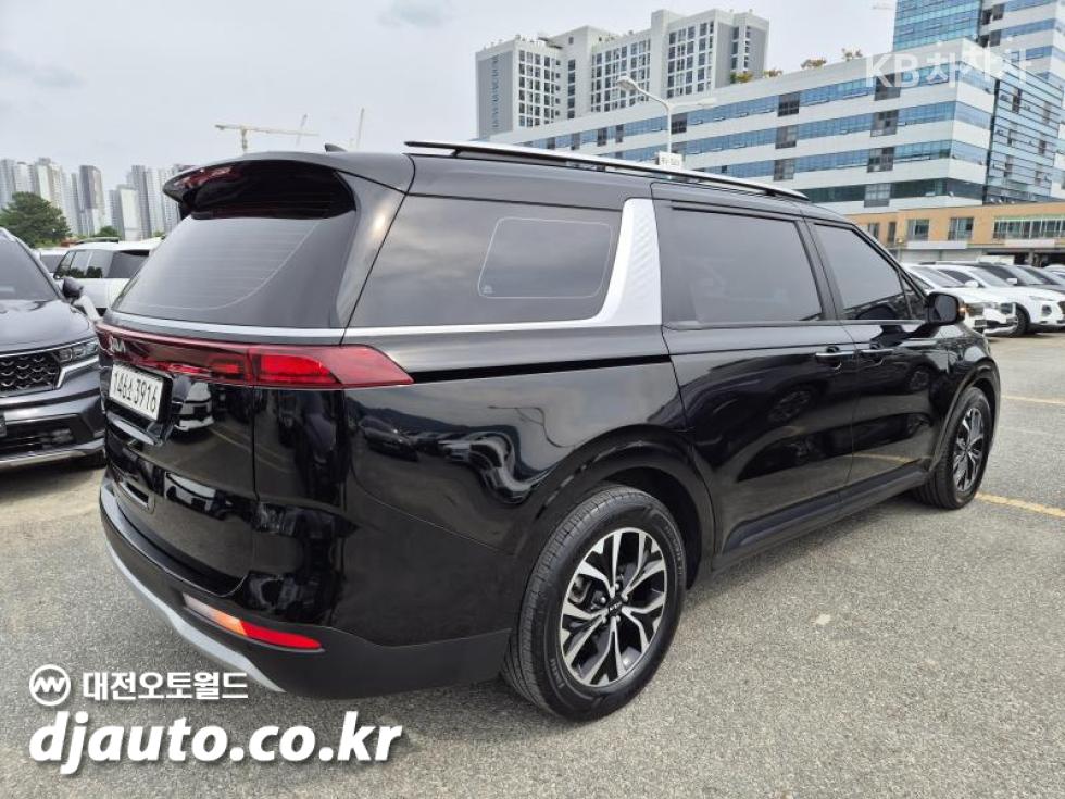 Kia Carnival — miniaturë 6