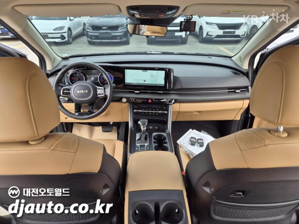 Kia Carnival — miniaturë 10