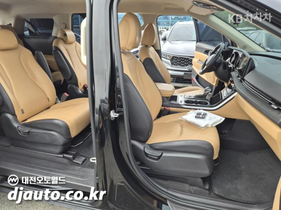 Kia Carnival — miniaturë 12