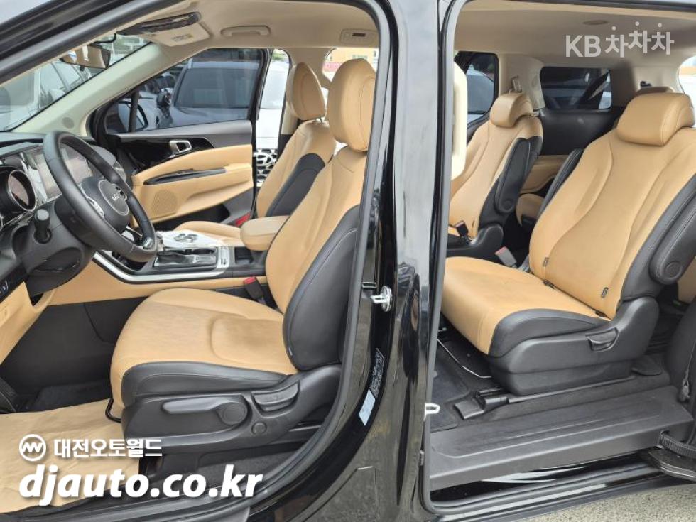 Kia Carnival — miniaturë 14