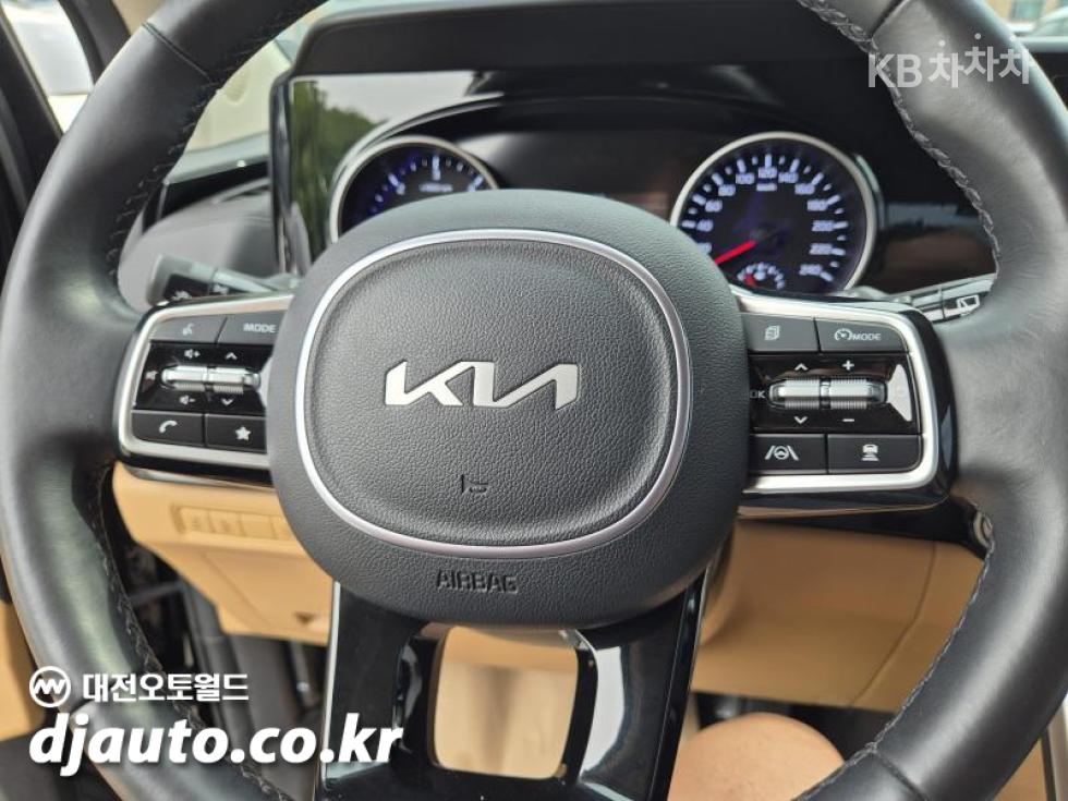 Kia Carnival — miniaturë 16