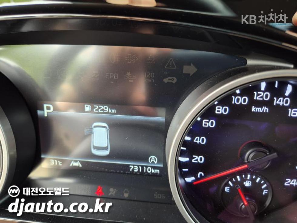 Kia Carnival — miniaturë 17