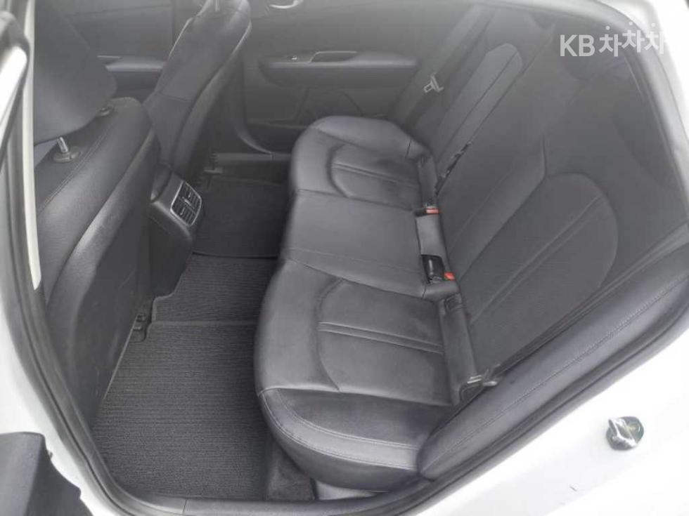 Kia K5 — miniaturë 11