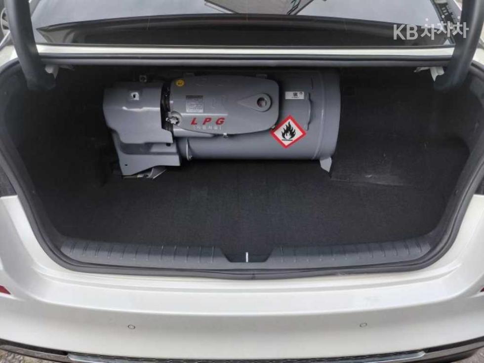Kia K5 — miniaturë 13