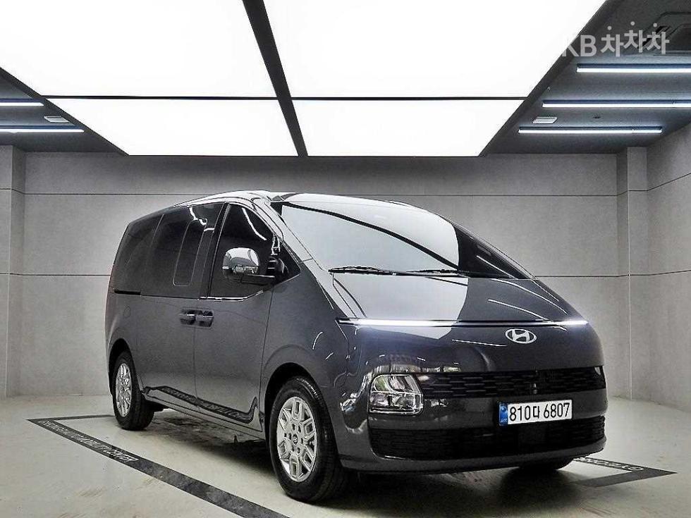 Hyundai Staria